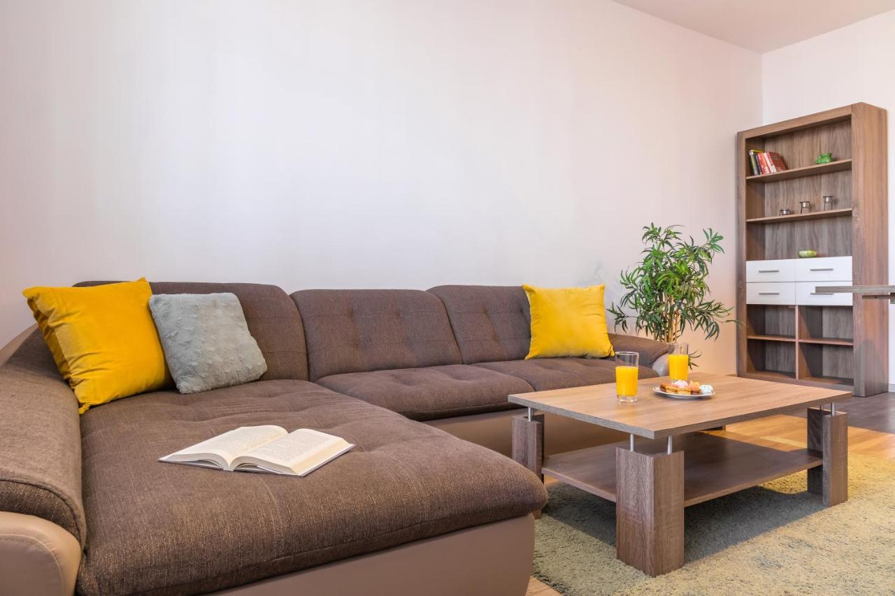 Lovely Apartment With City View Bucarest Esterno foto