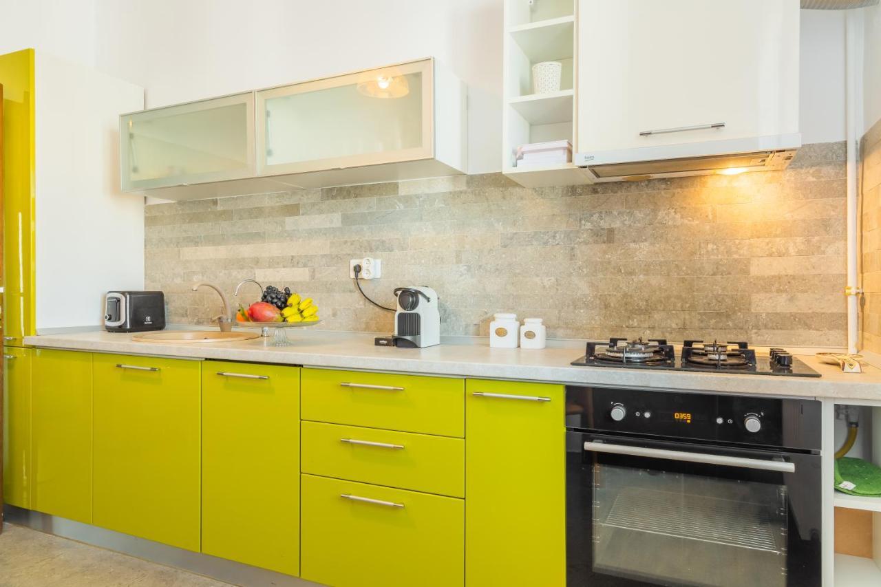 Lovely Apartment With City View Bucarest Esterno foto