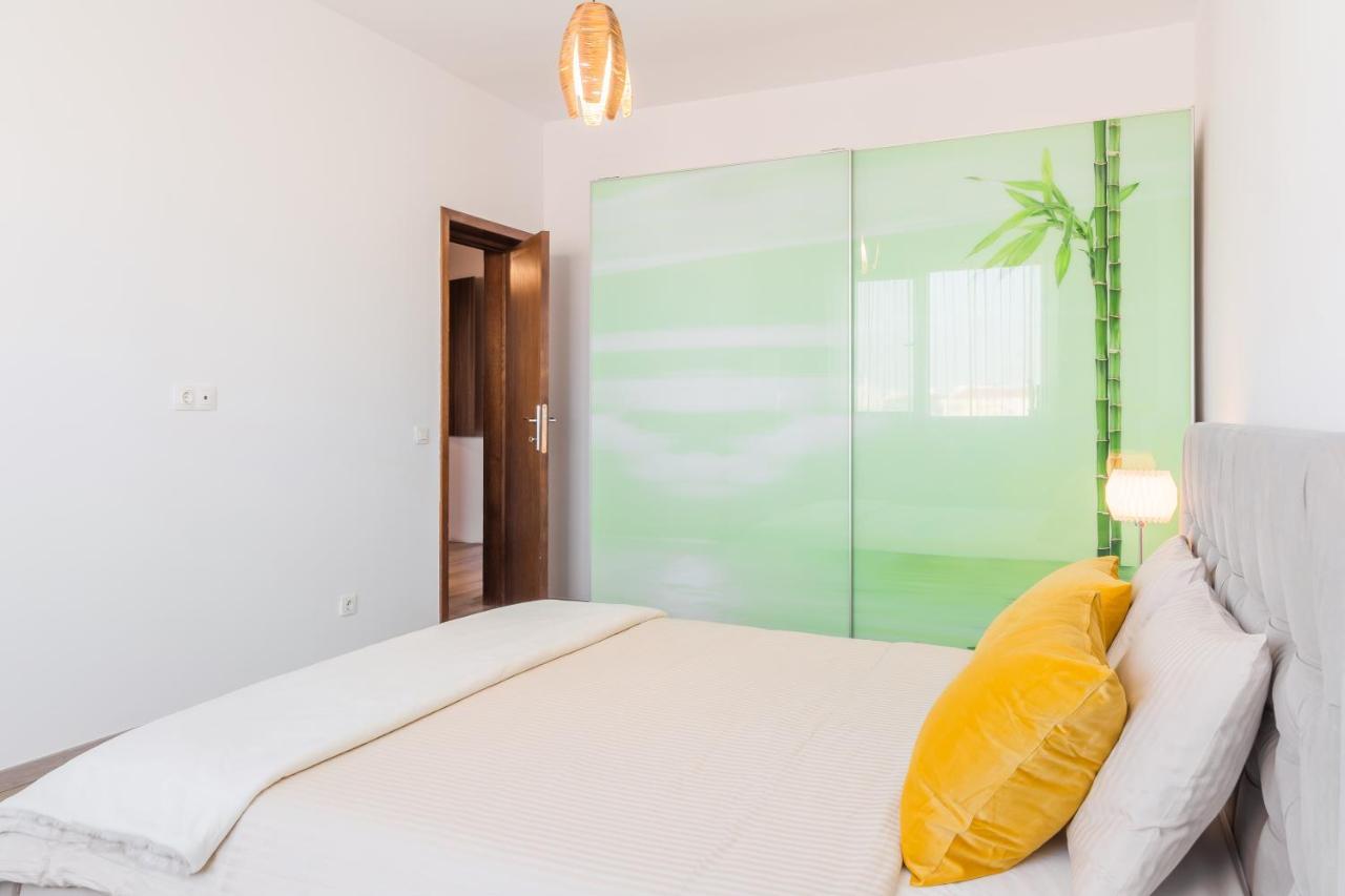 Lovely Apartment With City View Bucarest Esterno foto