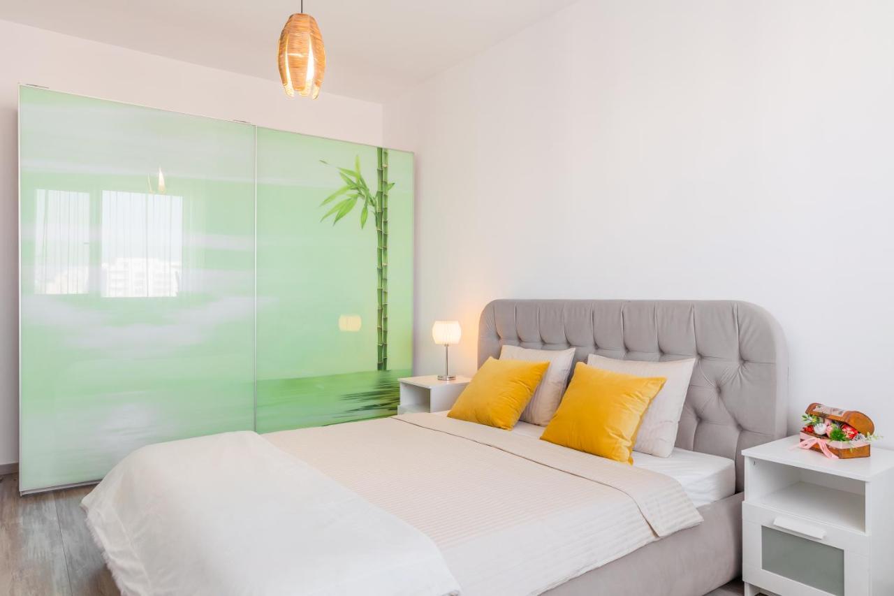 Lovely Apartment With City View Bucarest Esterno foto