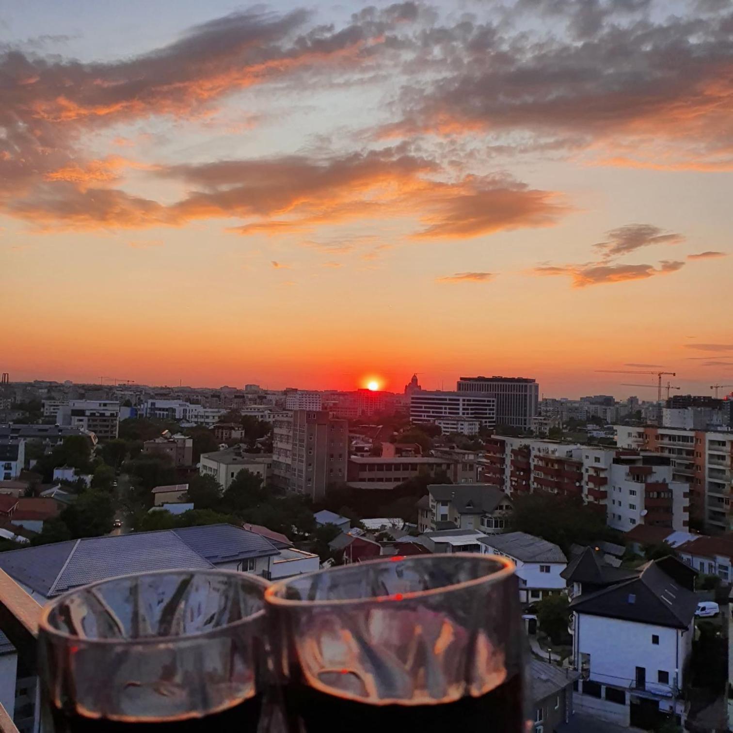 Lovely Apartment With City View Bucarest Esterno foto