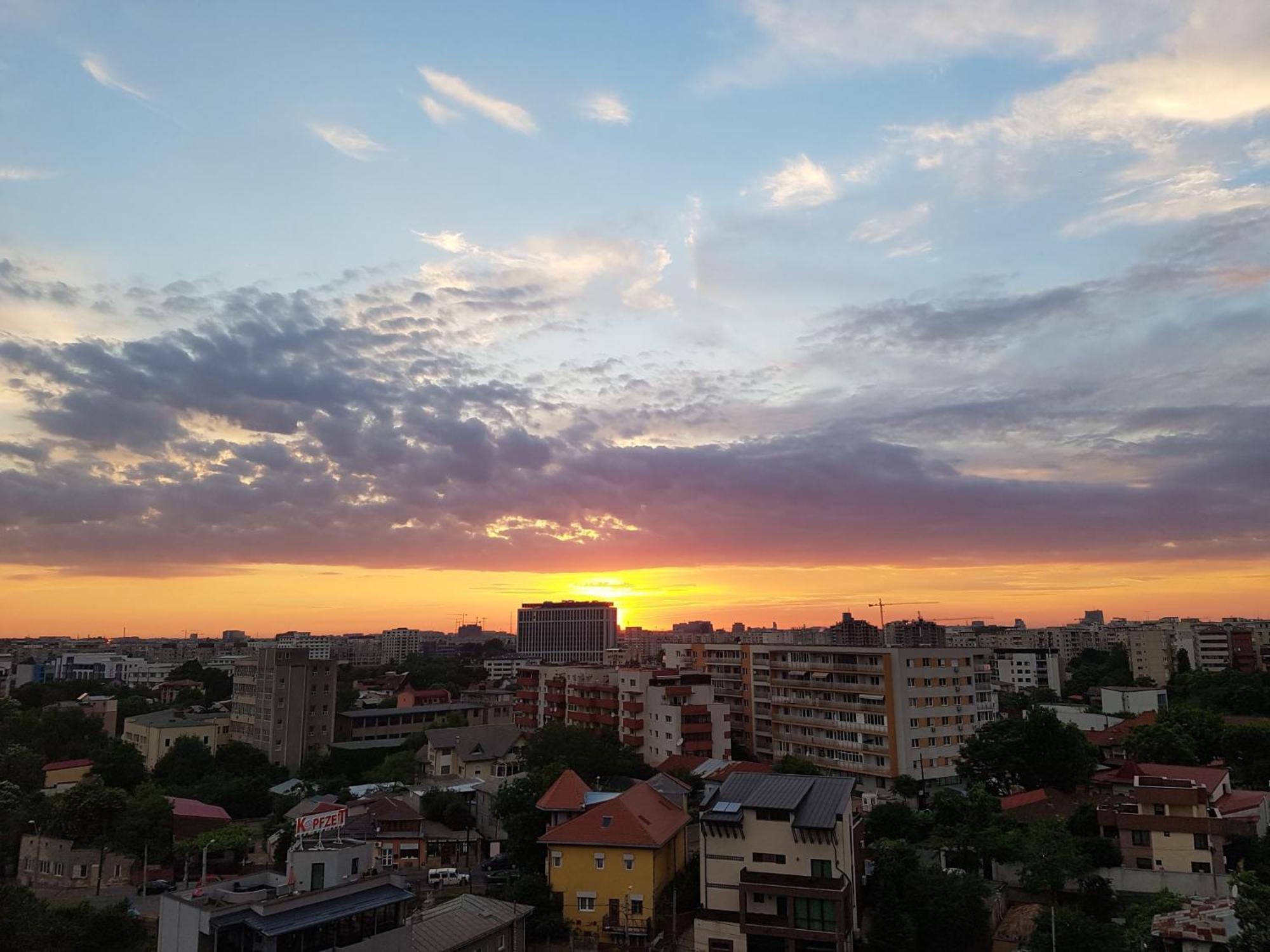 Lovely Apartment With City View Bucarest Esterno foto
